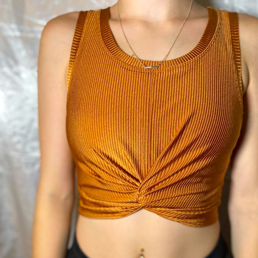 SMALL BURNT ORANGE AERIE CROPPED TANK